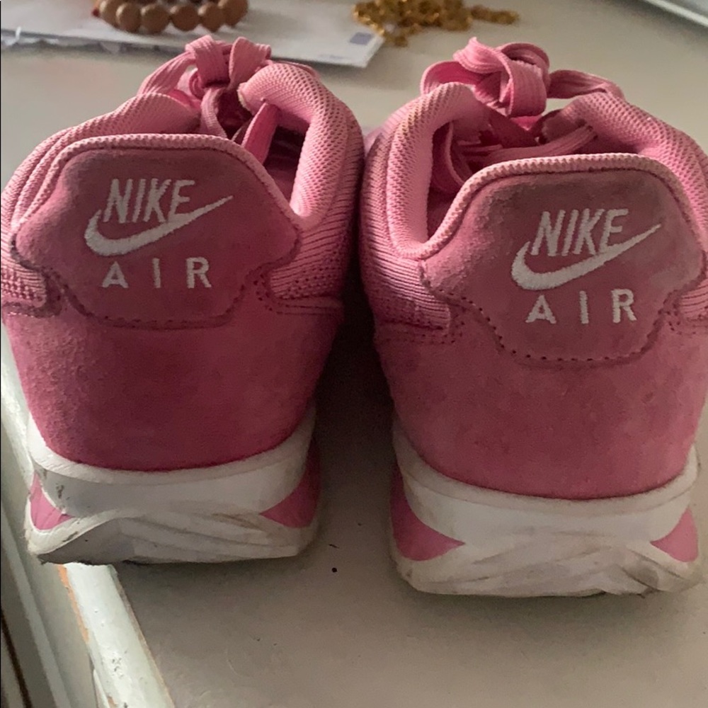 Nike - Picture 2 of 2
